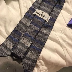 Neck tie